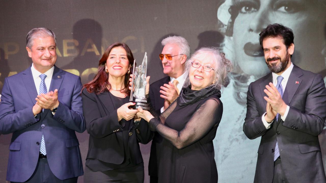 Hayaller sokaklara taştı