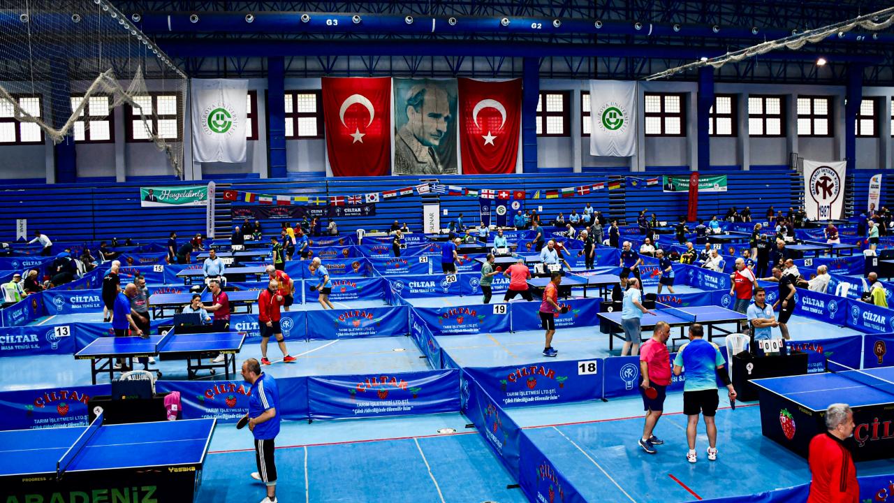 Masa tenisi rüzgârı esti