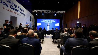 Bakan Işıkhan teslim etti