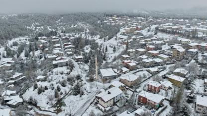 Baharda üşüten manzara