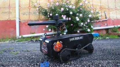 Geri dönüşümle savunma prototipi